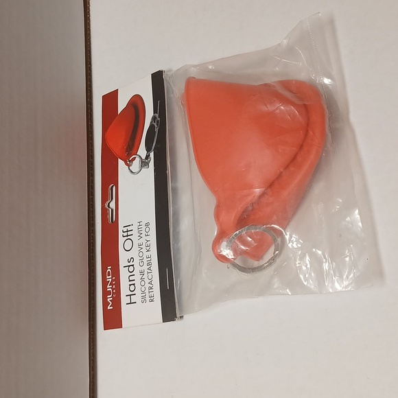 MUNDI Cares HANDS OFF Glove with retractable KEY FOB NWT - Picture 3 of 5